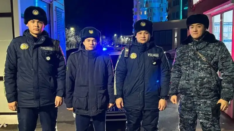 В Атырау спасли девочку, которая провалилась под лед на реке Урал