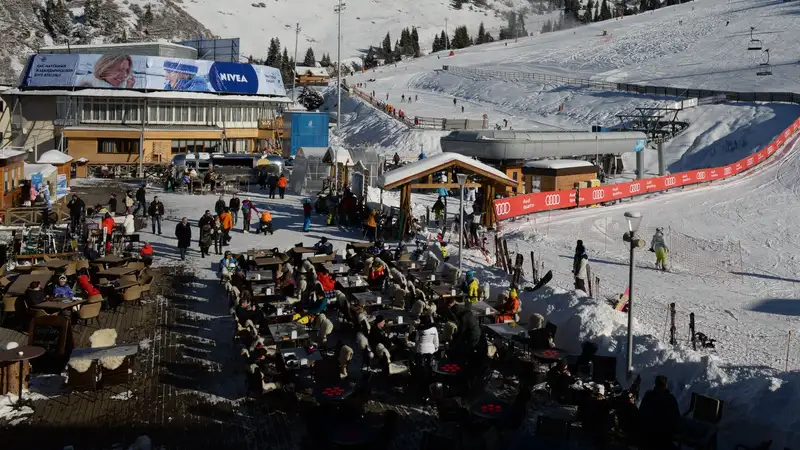 Огромные очереди на "Шымбулаке": горнолыжный курорт сделал заявление 