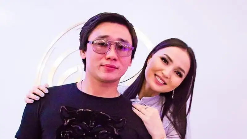 Кайрат Нуртас вручил жене подарок от известного бренда