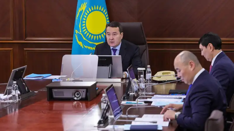 Поставки нефти и газа: Алихан Смаилов дал госорганам ряд поручений