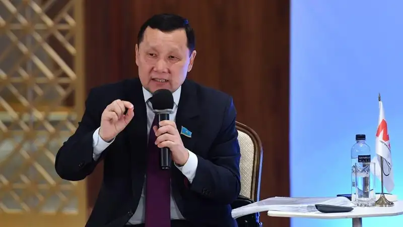 Абзал Куспан рассказал, как в Кантар боевики получили доступ к оружию и боеприпасам