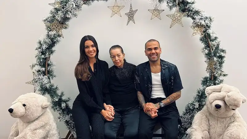 Вслед за футболистом Дани Алвесом подали в суд на его мать