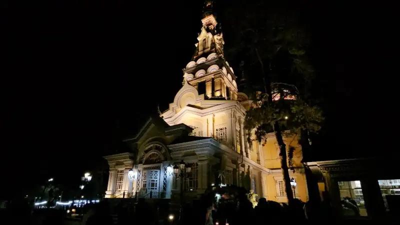 Рождественское богослужение в Вознесенском кафедральном соборе Алматы