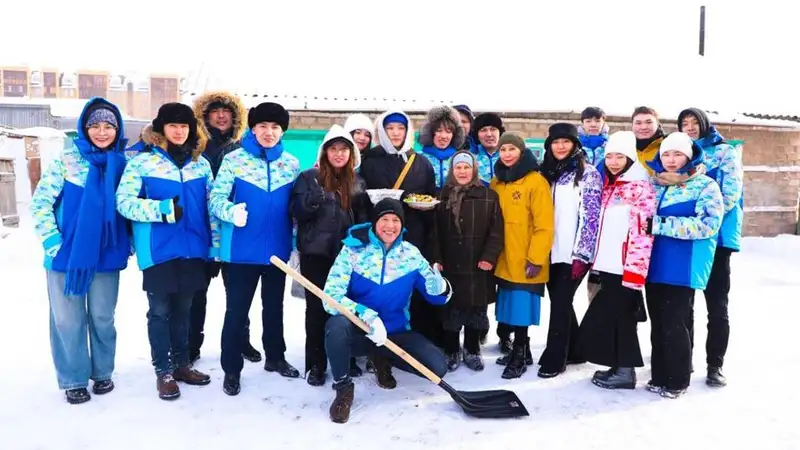 Марафон добрых дел: волонтеры Астаны помогают пожилым и одиноким пенсионерам