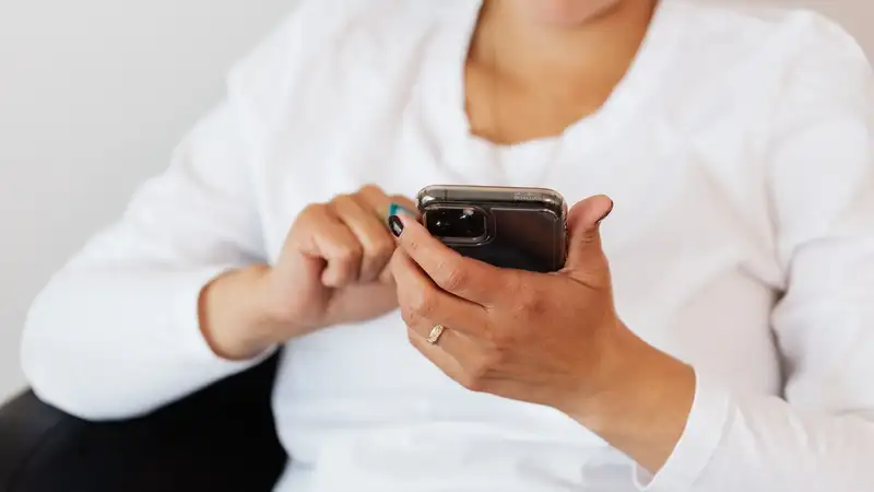 Минздрав сделал заявление по SMS, которые получают "вакцинированные" казахстанцы