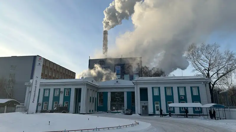 Дело - труба, отопление, отопительный сезон в Петропавловске, третья труба накренилась в Петропавловске, фото - Новости Zakon.kz от 09.01.2024 18:22