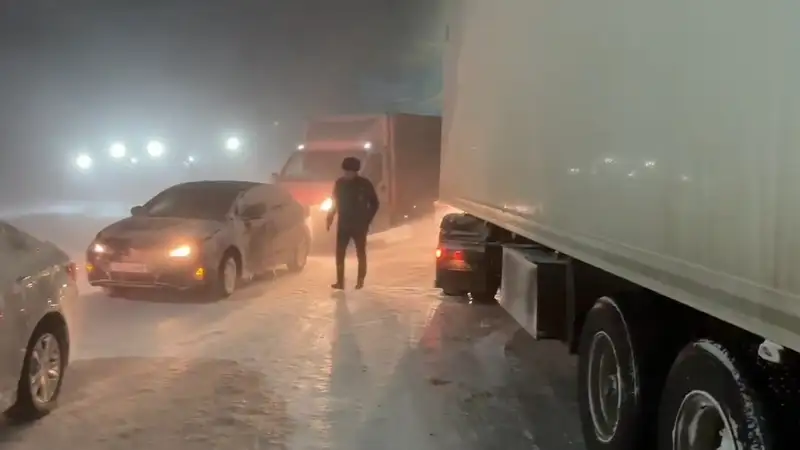 75 водителей и пассажиров доставили спасатели в пункты обогрева в Акмолинской области