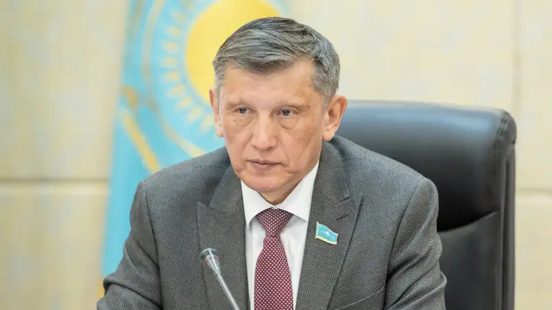 Сенатор обеспокоен уровнем культуры казахстанцев