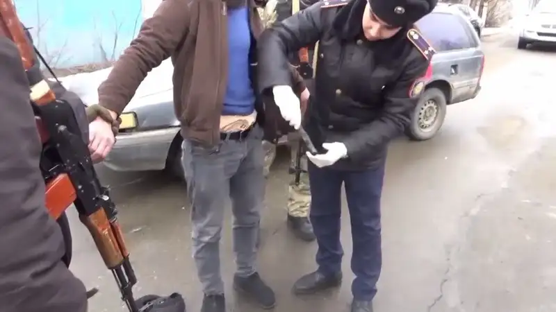 Жителя Талдыкоргана подозревают в хранении и сбыте наркотиков