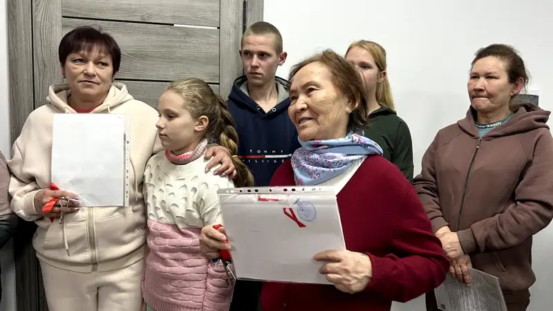 Погорельцы села Заречное получили жилье в Конаеве