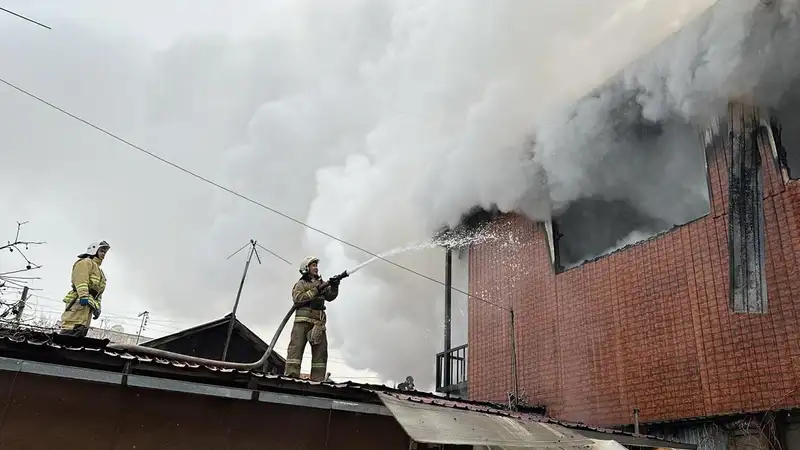 Пожар повышенного ранга – в Алматы загорелось кафе