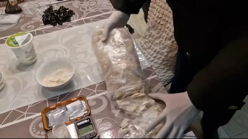 Задержали оптовиков синтетических наркотиков, Алматы 