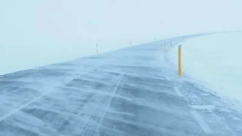 Часть автодорог закрыли из-за непогоды в Западно-Казахстанской области 