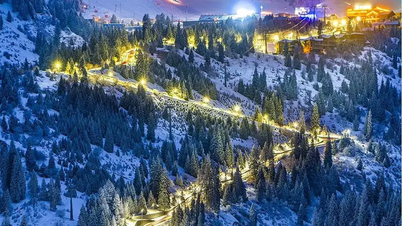 Снежная красота: захватывающий алматинский пейзаж показал фотограф