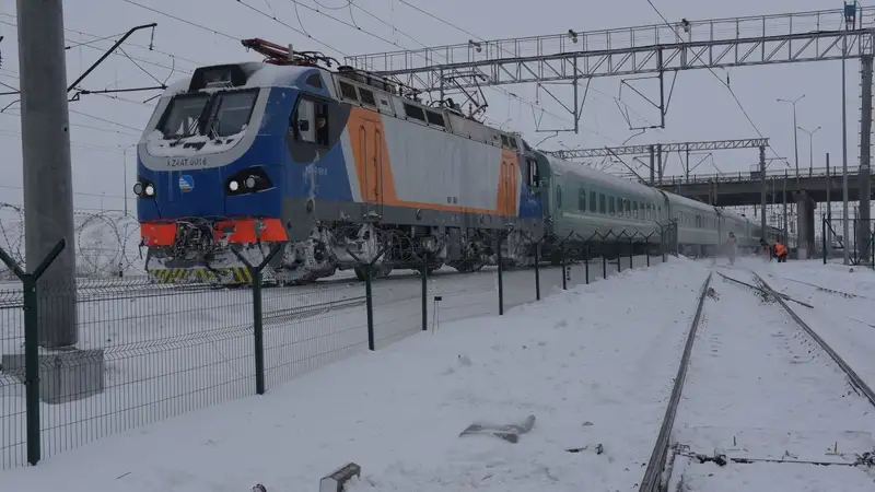 В Жамбылской области два железнодорожника погибли под колесами поезда