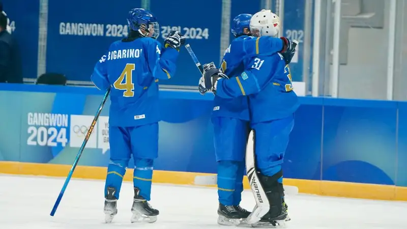 Казахстанские хоккеисты вышли в полуфинал Юношеской Олимпиады