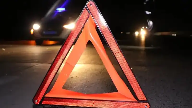 Серьезная авария с большегрузом на трассе в Алматинской области попала на видео