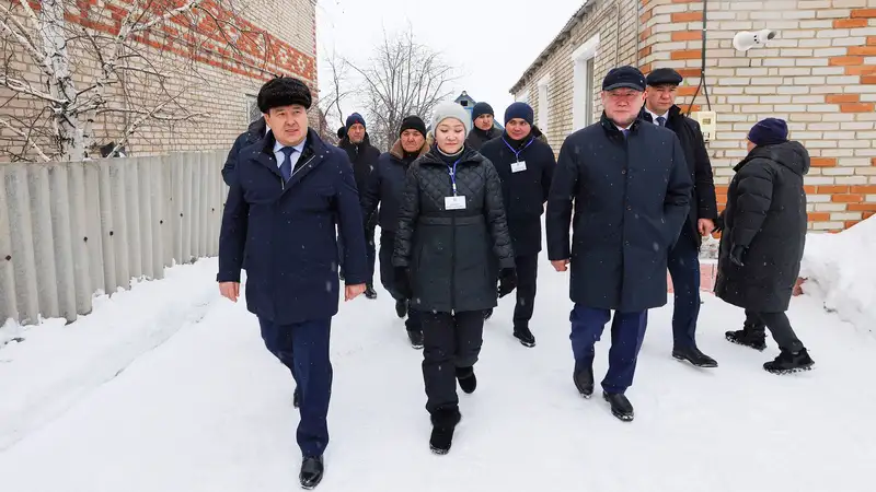 Смаилов посетил одно из фермерских хозяйств в Костанайской области, фото - Новости Zakon.kz от 26.01.2024 16:52