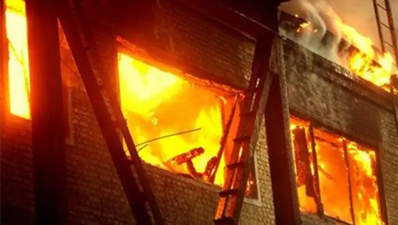 Из-за пожара в многоэтажке эвакуировали 120 человек в Астане