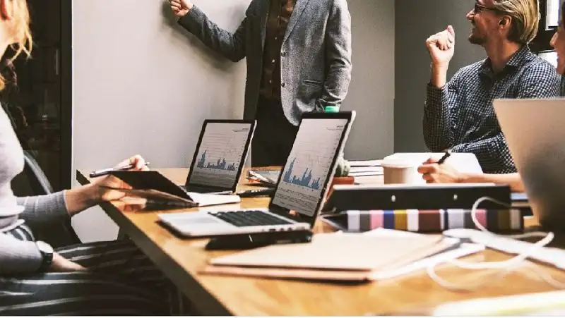 Субъекты естественных монополий обязали делать закупки в новом формате