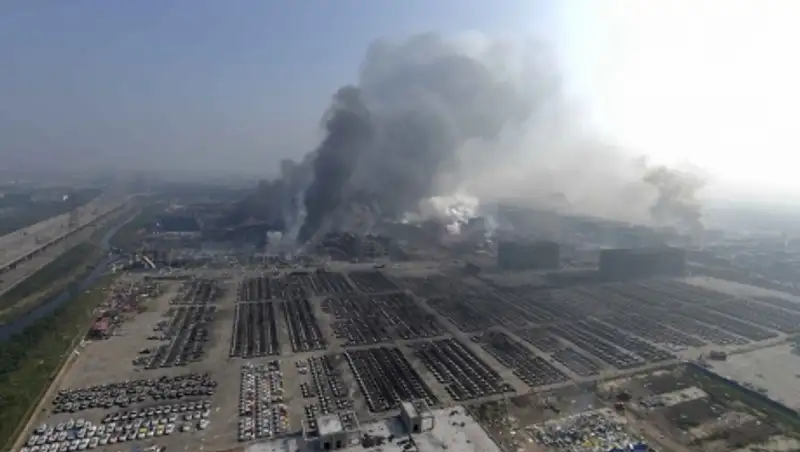 На месте взрывов в Тяньцзине нашли нервно-паралитический газ