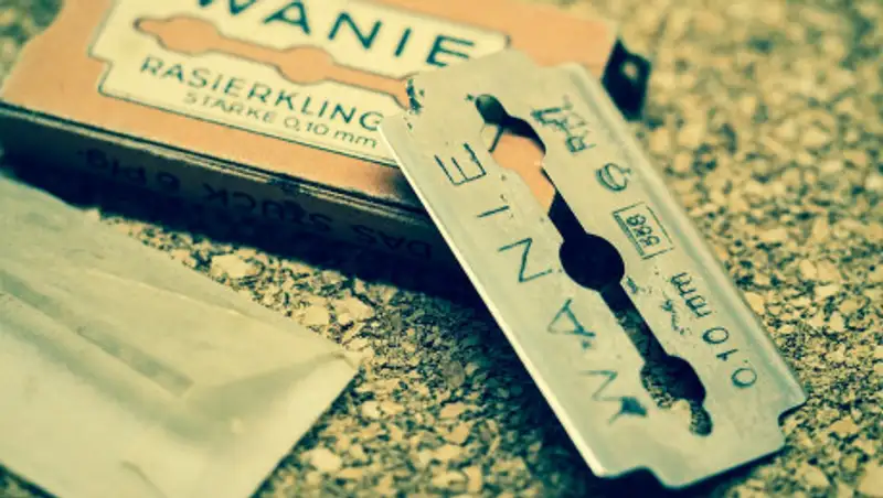 Осужденный вскрыл вены в зале суда