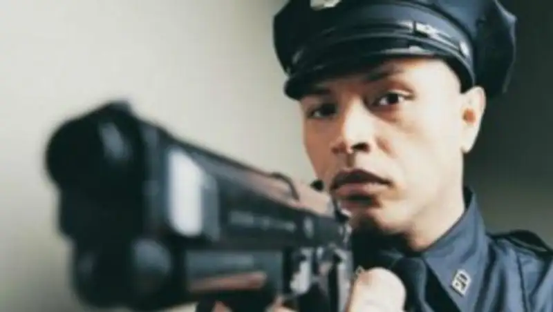 В США полицейский решил "разнять" дерущихся, застрелив одного из них