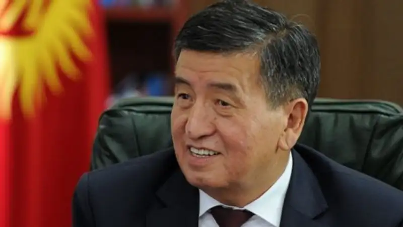 Президент Кыргызстана полетел обычным рейсом