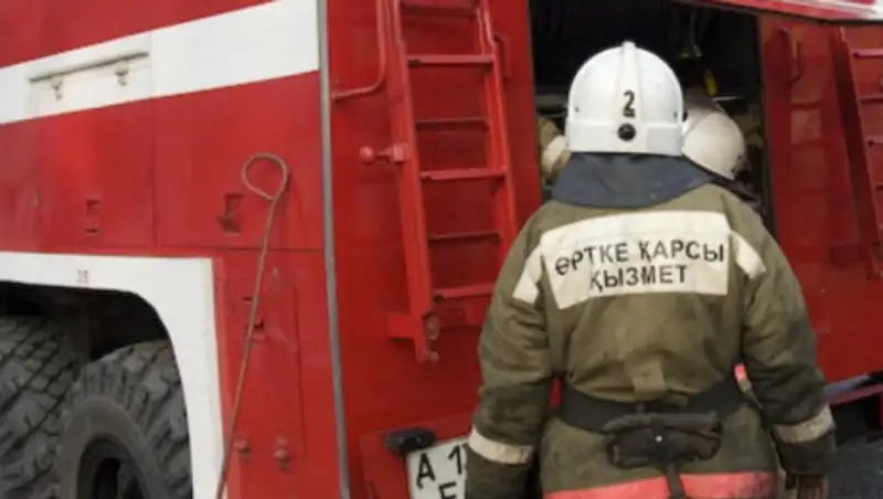 Огнеборцам Казахстана повышают зарплату
