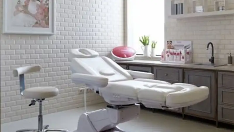 Брали кредиты до 1,5 млн тенге: Сотни астанчанок стали жертвами салона красоты