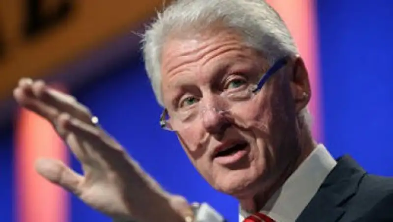 Клинтон обвинил Россию в "атаках на всю систему" США