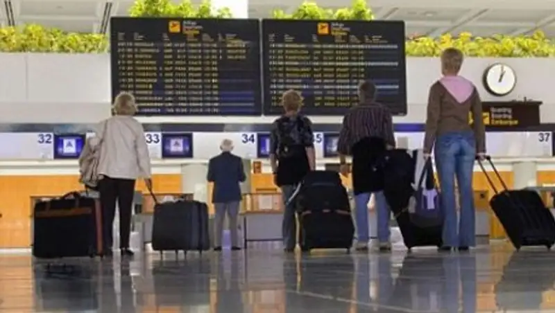 На что имеет право пассажир при задержке авиарейса