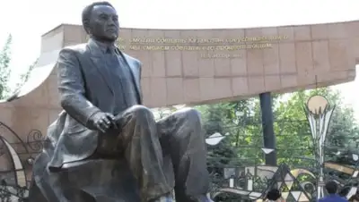 rus.azattyq.org, фото - Новости Zakon.kz от 25.12.2017 23:16