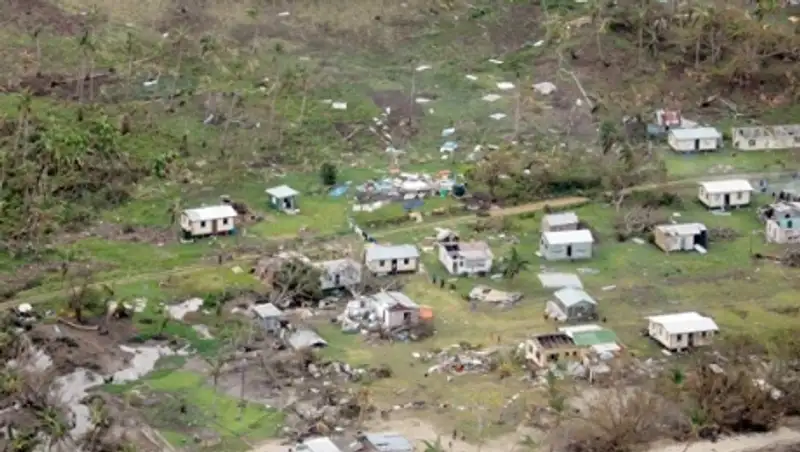 Число жертв урагана "Уинстон" на Фиджи возросло до 42 человек