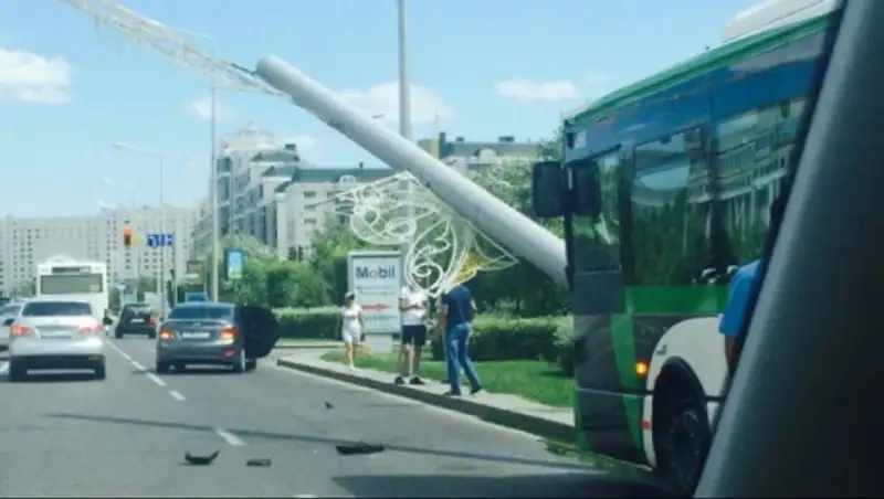 10 человек пострадали в результате ДТП с автобусом в Астане