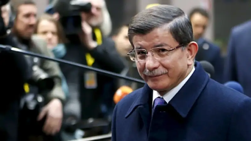 Турецкий премьер-министр объявил о решении уйти в отставку