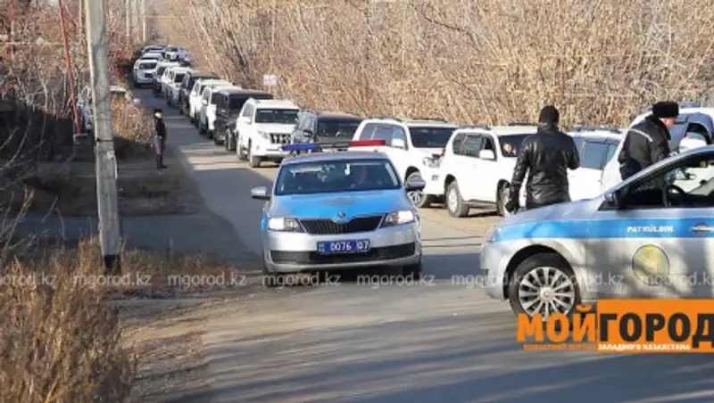 Мужчину, арендовавшего 60 джипов, полицейские Уральска задержали у сауны