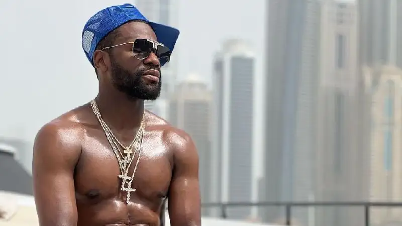 Флойд Мейвезер заплакал после включения в Международный зал боксерской славы