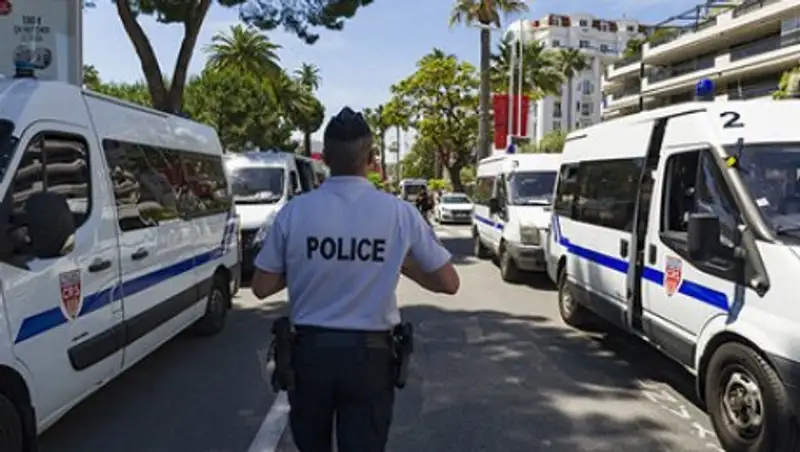 Неизвестные открыли стрельбу у мечети во французском Авиньоне