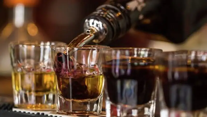 Химики выяснили, почему виски становится вкуснее, если его разбавить водой