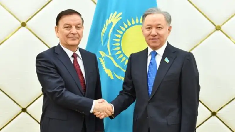 Н.Нигматулин встретился с вице-спикером парламента КНР А.Имингбахаем