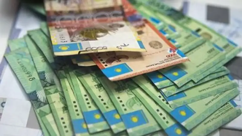 Тенге продолжил укрепление по итогам дневных торгов