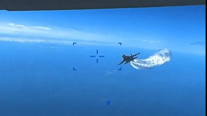 Пентагон опубликовал предполагаемое видео столкновения БПЛА с СУ-27 над Черным морем