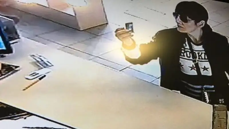 В Актау женщина украла ящик для пожертвований детям-инвалидам