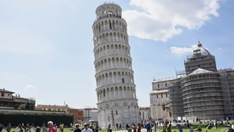 Итальянцы начали кампанию против строительства мечети у Пизанской башни