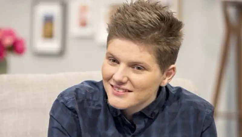 В Британии трансгендер впервые родил ребёнка