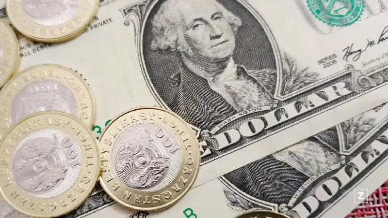 Доллар еще подешевел на торгах