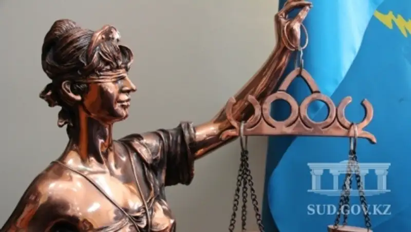 Трое алматинцев осуждены за вымогательство денег у студентов-первокурсников