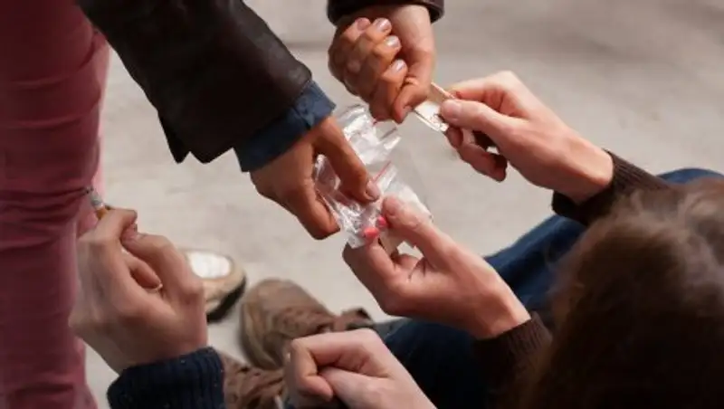 США накрыла лавина смертей от наркотика в 50 раз сильнее героина