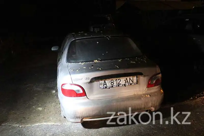 Трое парней пытались украсть брошенную машину, чтобы «греться в ней зимой», Алматы (фото), фото - Новости Zakon.kz от 06.11.2013 21:48